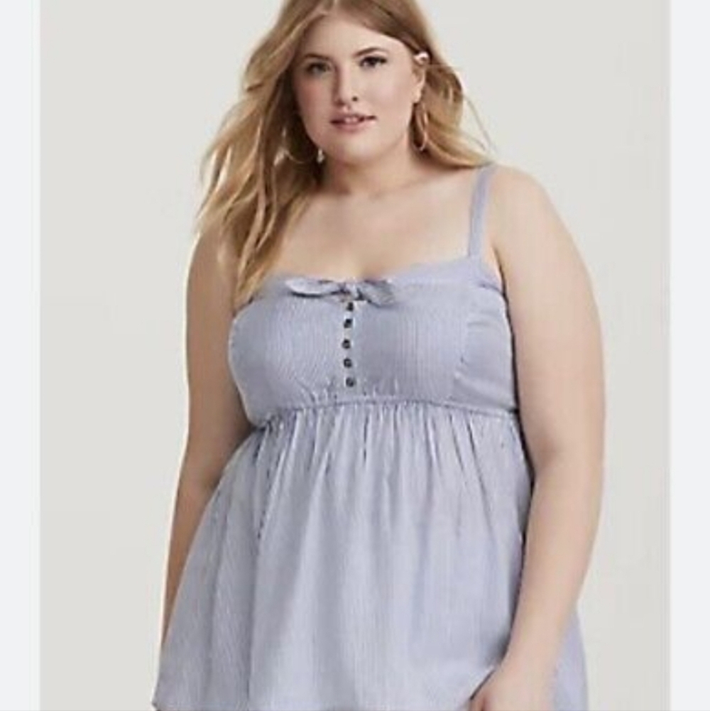 Torrid sz 4 blue white striped sleeveless summer blouse shirt 4X WT251